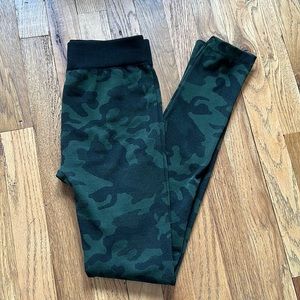 HUE Camo Thermal Tights
